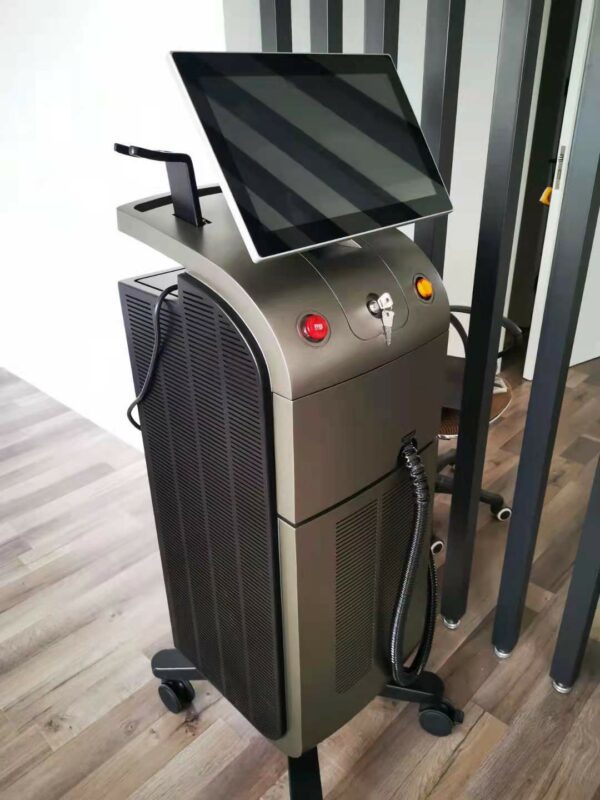 دستگاه لیزر Soprano Titanium